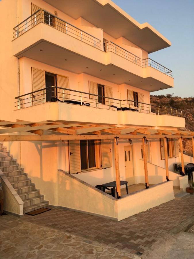 Bluemoon Suites Sarandë Buitenkant foto