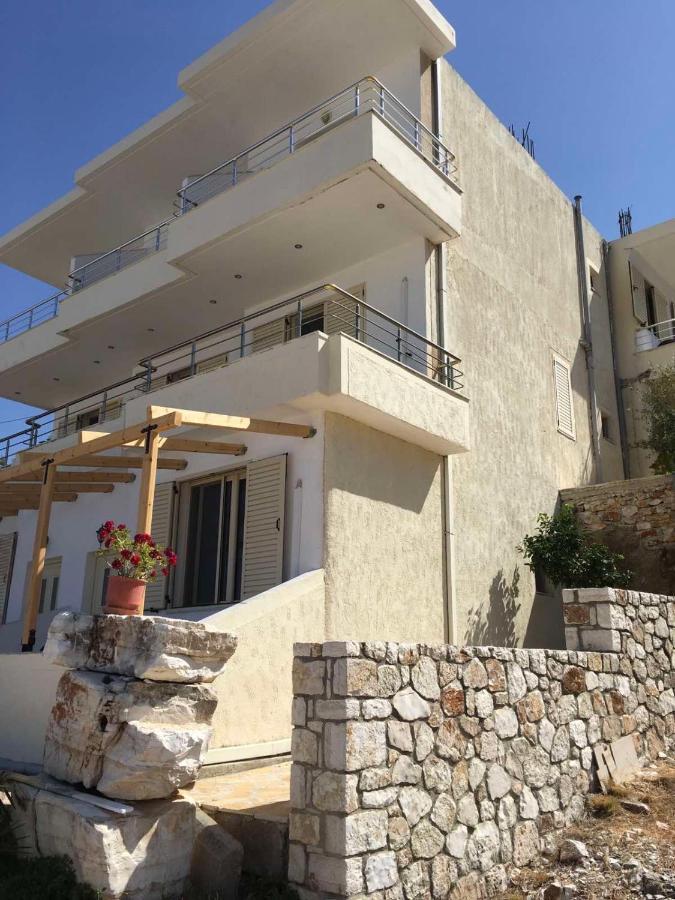 Bluemoon Suites Sarandë Buitenkant foto