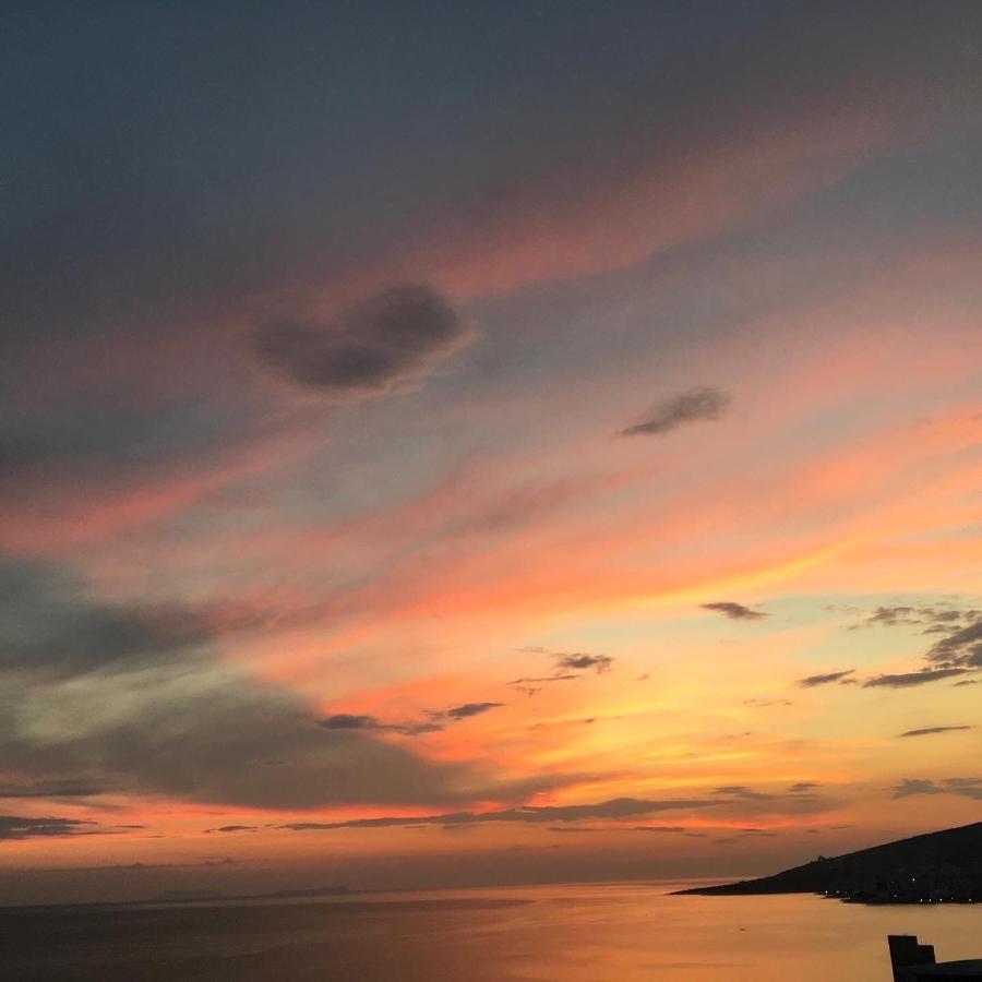 Bluemoon Suites Sarandë Buitenkant foto
