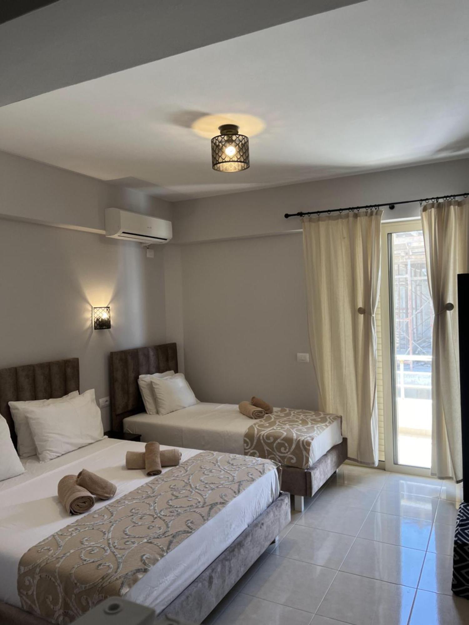 Bluemoon Suites Sarandë Buitenkant foto