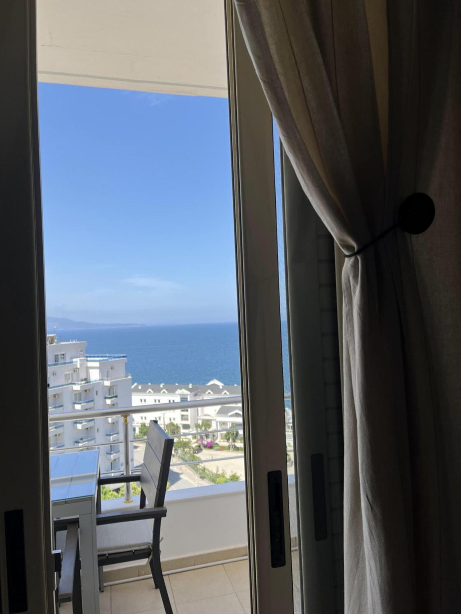 Bluemoon Suites Sarandë Buitenkant foto