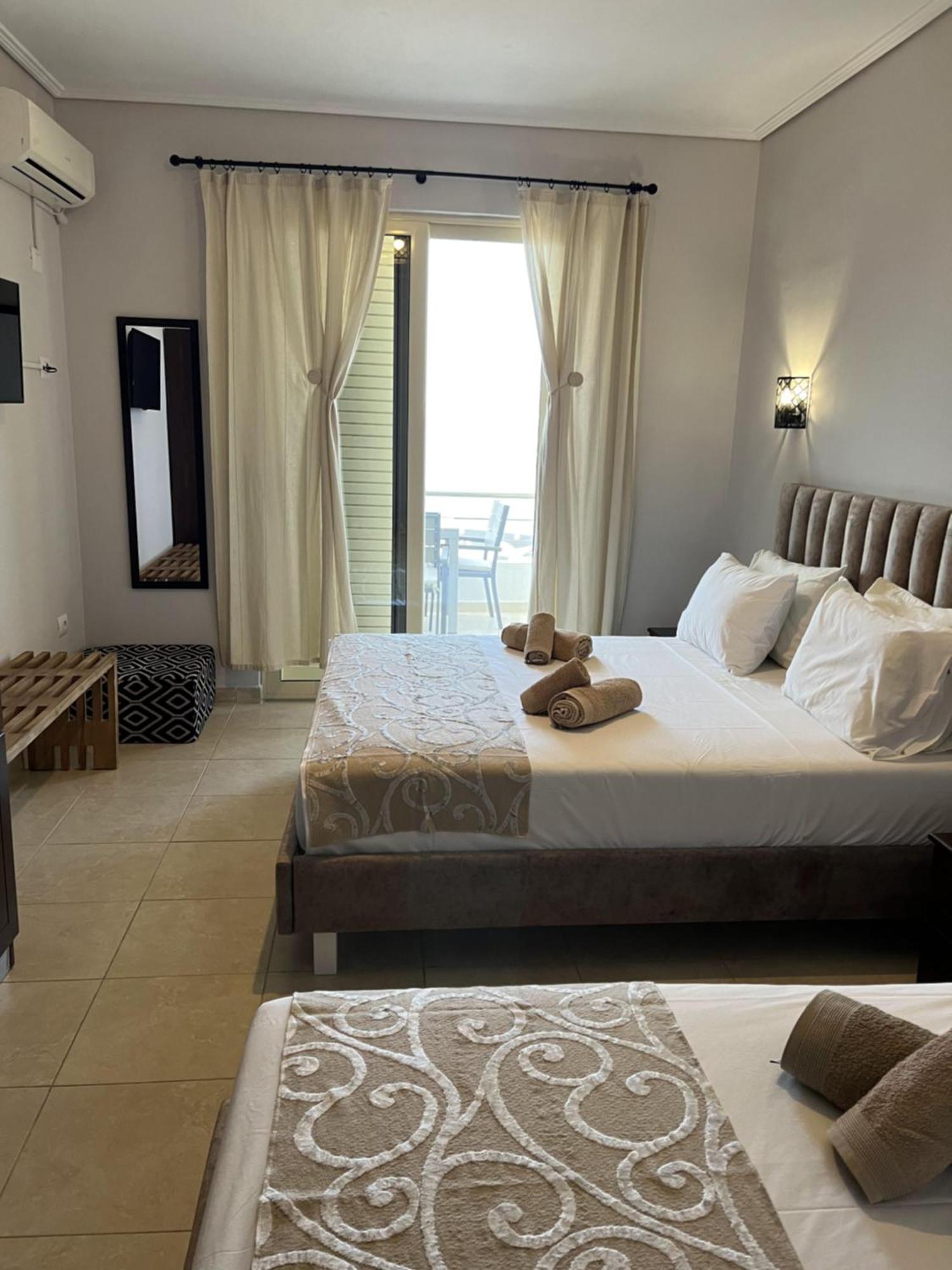 Bluemoon Suites Sarandë Buitenkant foto