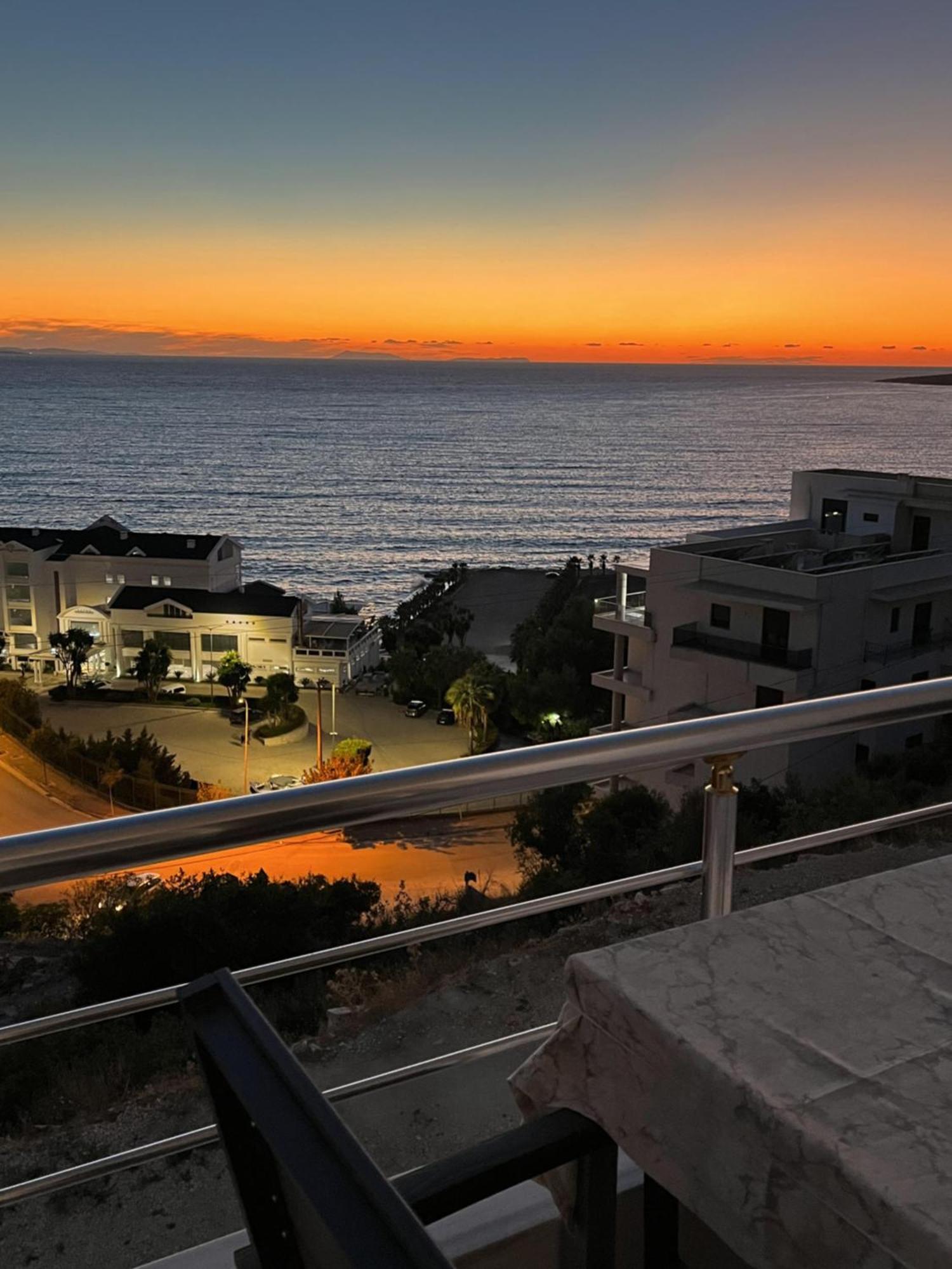 Bluemoon Suites Sarandë Buitenkant foto