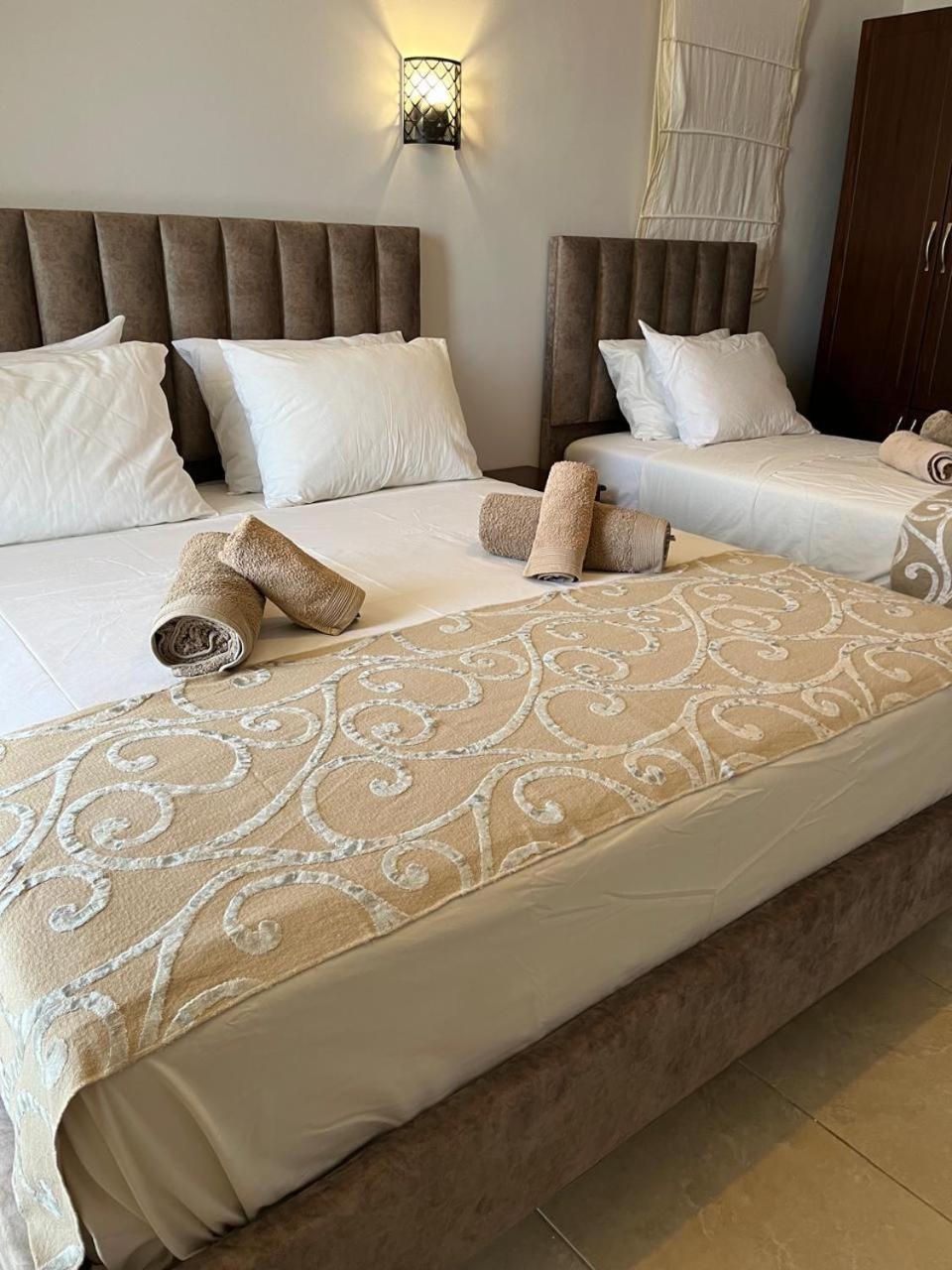 Bluemoon Suites Sarandë Buitenkant foto