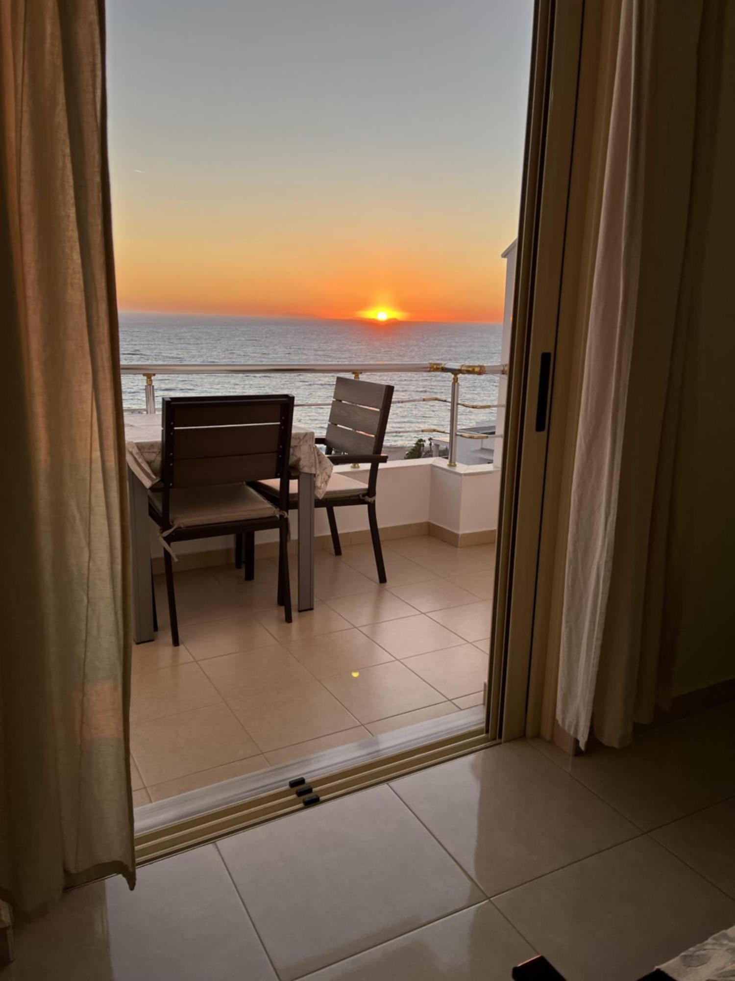 Bluemoon Suites Sarandë Buitenkant foto