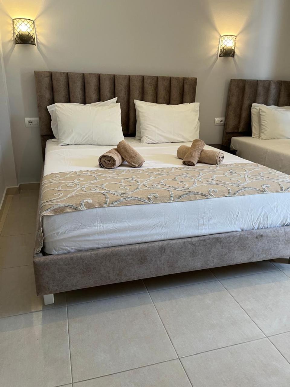 Bluemoon Suites Sarandë Buitenkant foto
